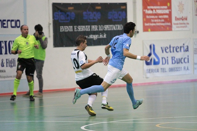 大连足球正 大连足球正